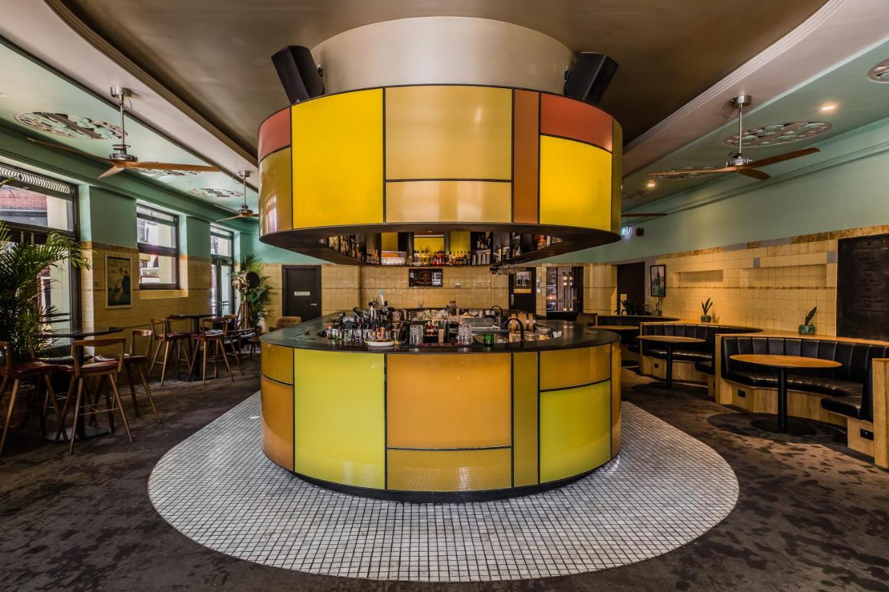 The Old Clare By Ode Hotels Sidney Exterior foto The bar at the restaurant